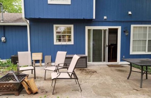 Lawrence House | Charming family friendly 4-bedroom house with AC, WiFi in fabulous Lawrence.