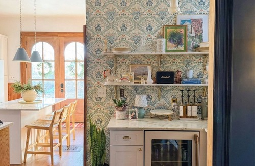 North Hyde Park House | Charming Hyde Park Victorian - Near Downtown Kansas City