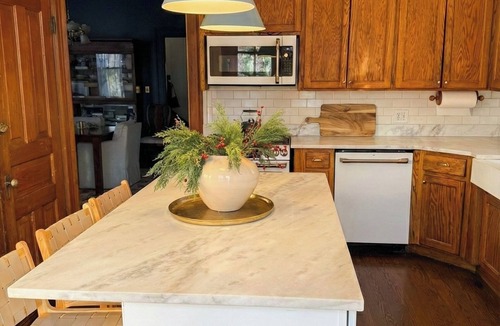 North Hyde Park House | Charming Hyde Park Victorian - Near Downtown Kansas City
