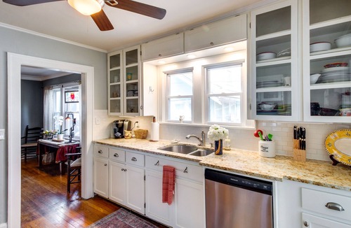 South Kansas City Cottage | Charming Kansas City Cottage 5 Mi to Downtown