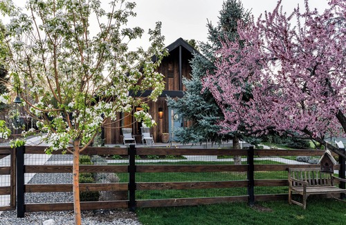 Midway House | Charming mountain modern 3 brm/2 bath home in Midway, UT, with deck/yard.