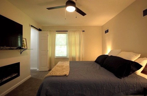 South Kansas City House | Charming Ranch Retreat w/Large Fenced Yard