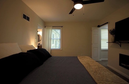 South Kansas City House | Charming Ranch Retreat w/Large Fenced Yard