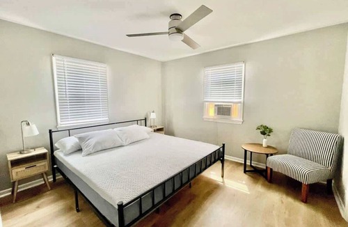 Joslyn Castle Apartment | Charming Urban Apartment Walk to UNMC