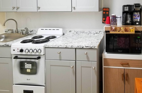 Park Hill House | Charming Yonkers Retreat - 10 Mi to Central Park!