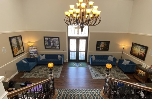 I-435 West KC-KS Hotel | Chateau Avalon Hotel & Spa