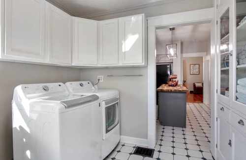 Independence House | Cheerful 4 bedroom close to historical/sport sites