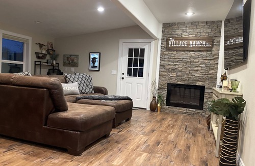 Halfway House | Cheerful Newly remodeled 3-bedroom farmhouse