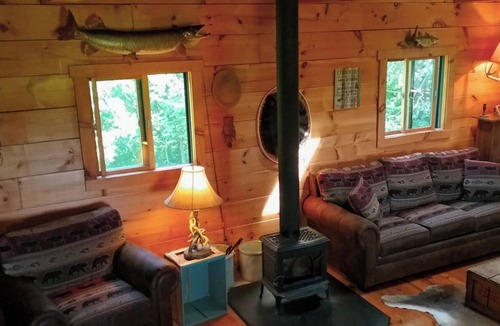Waterville Cabin | Chestnut 3 bedroom Log Cabin with Hot Tub Jacuzzi