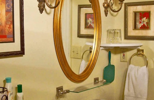 Northside District Bed & Breakfast | Chez Lyndon Manor