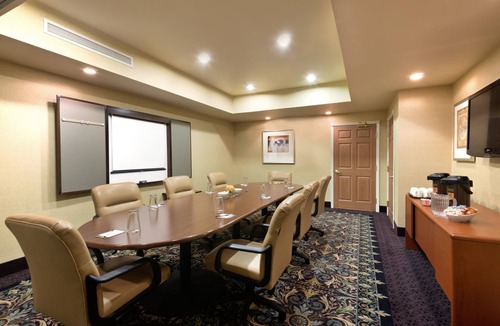 Tucson Apartment | Chic 1BR Suite w/Kitchen | Free Breakfast + Pool