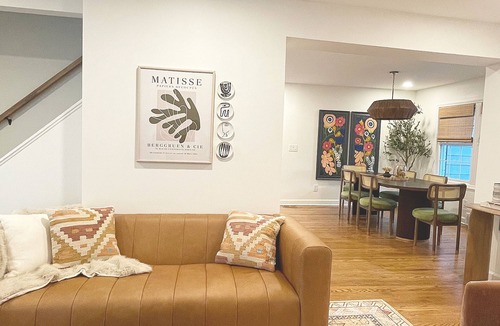Mission Hills House | Chic 4 bedroom Prairie Village retreat in the heart of Kansas City.