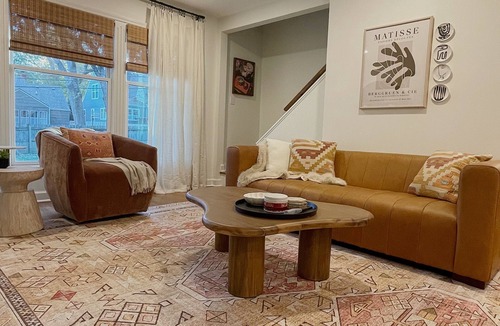Mission Hills House | Chic 4 bedroom Prairie Village retreat in the heart of Kansas City.