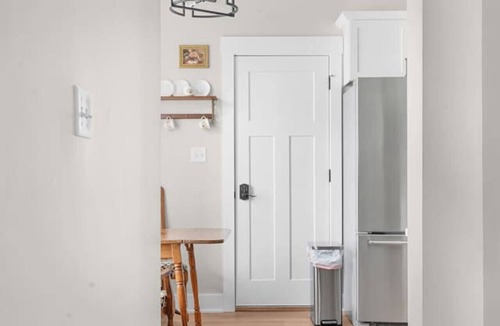 Franklin Apartment | Chic Downtown Franklin Condo-Sleeps 6!
