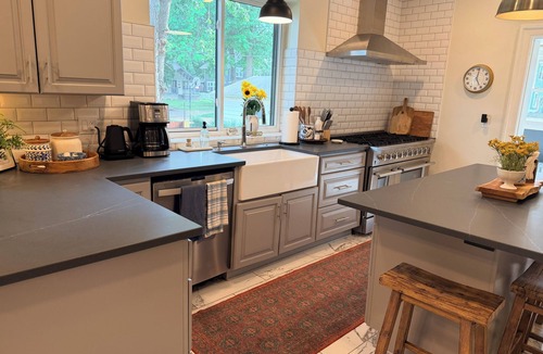 Manhattan House | City Park Home PERFECT location, beautiful home with great front porch