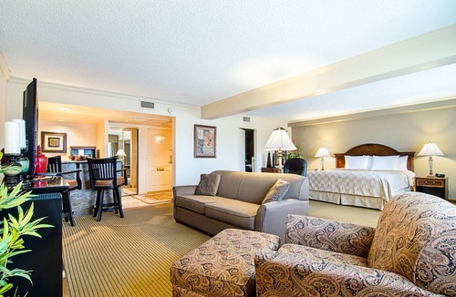Garden City Hotel | Clarion Inn Garden City