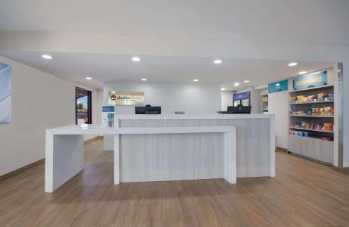 Wheatland Hotel | Clarion Pointe OKC Airport