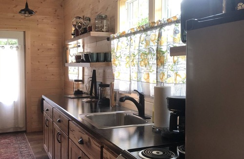 Ainsworth Cabin | Clean, cozy, pet- smoke free cabin.