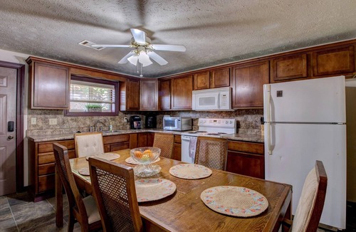 Center Ridge House | Clean Safe Comfortable Housing/Outdoors dream