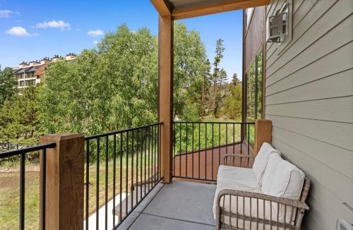 Lakeside Village Apartment | Clearwater Lofts #105 Building 1 : 200