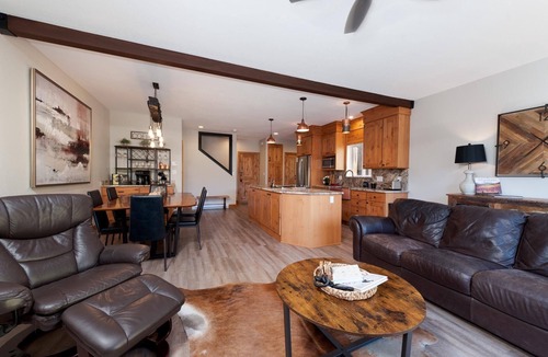 Purgatory House | Cliffside Casa | Mtn Views, Skiing & Dogs OK