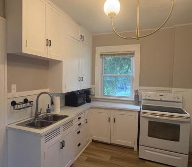 College Hill Apartment | Clifton Landing