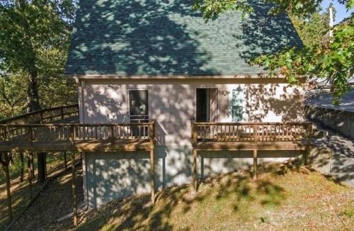 Eucha House | Close to Disney Dam the off-road adventurer and great cove for paddle-boarding