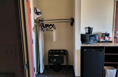 Eaton Hotel | Cobblestone Inn & Suites - Eaton