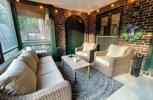 College Hill House | College Hill English Tudor in Historic Wichita Neighborhood - 3 Bedroom