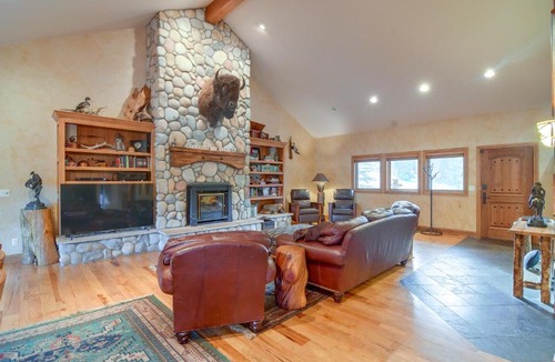 Pine House | Colorado Riverfront Escape! Fish, Hike & Relax