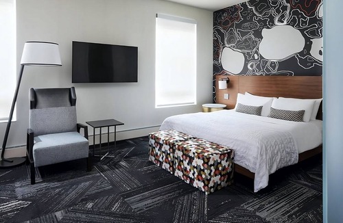 Downtown Minneapolis Hotel | Come Create Memories w/Fun-filled Adventures at this Paradise! 2 Modern Units