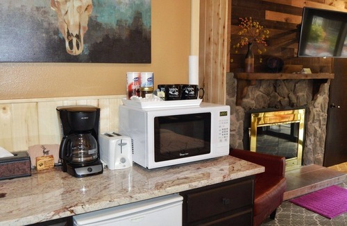 Estes Park Hotel | Come stay at the Mountain Lodge for unbelievable views!