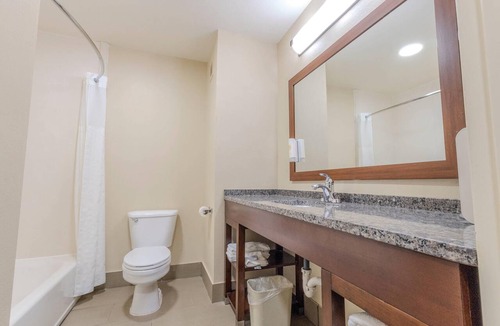 Ottawa Hotel | Comfort Inn Ottawa Kansas