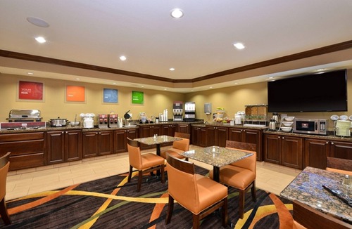 Cedar Rapids Hotel | Comfort Inn & Suites Cedar Rapids North - Collins Road