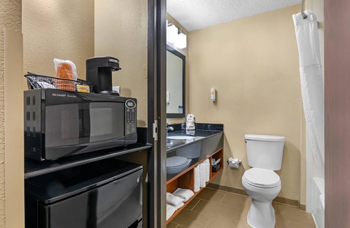 Kansas City Hotel | Comfort Inn & Suites Kansas City - Northeast