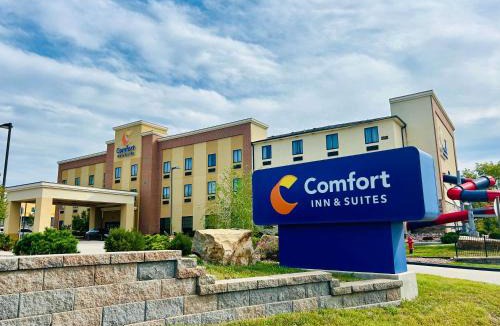 Shawnee Hotel | Comfort Inn & Suites Shawnee - Kansas City