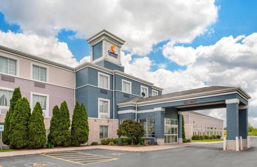 Sheboygan Hotel | Comfort Inn & Suites Sheboygan I-43
