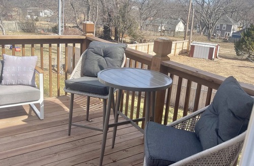 South Kansas City House | Comfortable 3 Bedroom near Martin City