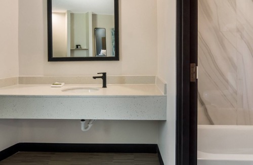Forest Hill Hotel | Comfortable and Affordable Stay 13 Miles From AT&T Stadium, Prime Location