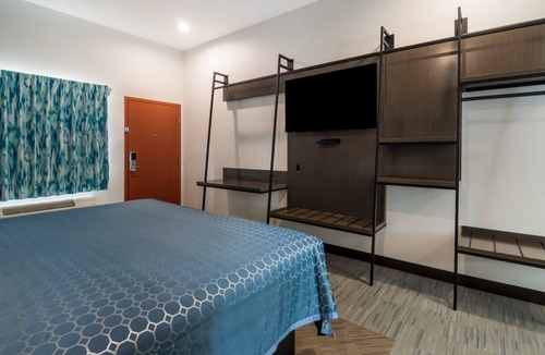 Forest Hill Hotel | Comfortable and Affordable Stay 13 Miles From AT&T Stadium, Prime Location
