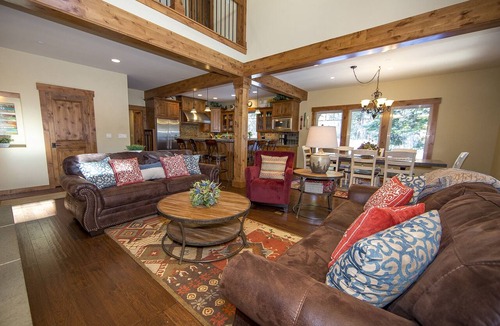 Cle Elum House | Comfortable Clean Suncadia Family Home Sleeps12, FIREpit, HOTtub, BIKES, Pets ok
