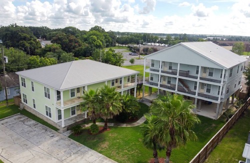 Kreole Apartment | Contractor's Choice · 3BR · Near Ingalls/Chevron