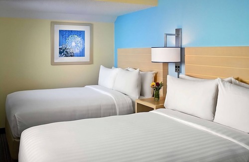 Omaha Hotel | Convenient Countryside Stay! Onsite Pool, Free Parking, Free Breakfast