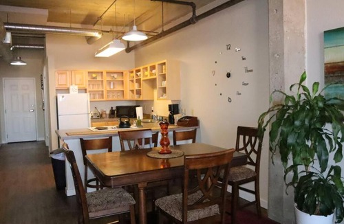 Quality Hill Apartment | Cool Loft DoWNTOWN near River Mkt, Conv Ctr, P&L