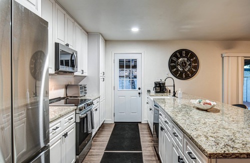Tempe House | Cool Off in Tempe | Heated Pool, Covered Patio & King Bed Near ASU & Scottsdale