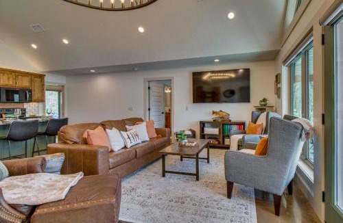 Norfork House | 'CopperTop Cabin' Waterfront White River Retreat