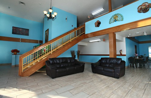 Newton Hotel | Coratel Inn & Suites By Jasper Newton - 1 King Bed NS