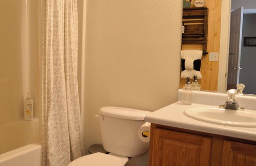 Drake Hotel | Couloir Duplex Cabin at The Woolly Bugger Inn (#16)