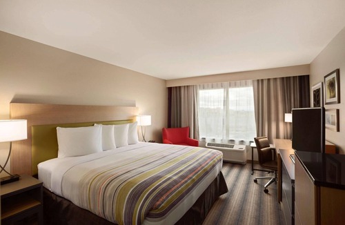 Lawrence Hotel | Country Inn & Suites by Radisson Lawrence