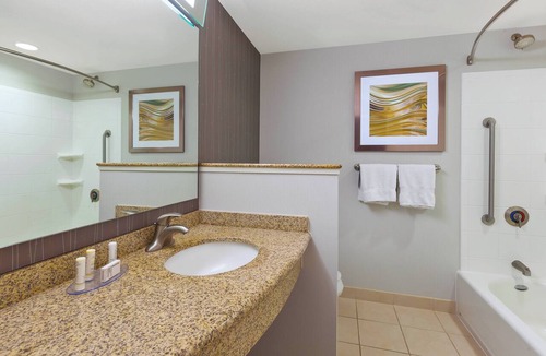 La Vista Hotel | Courtyard by Marriott Omaha La Vista